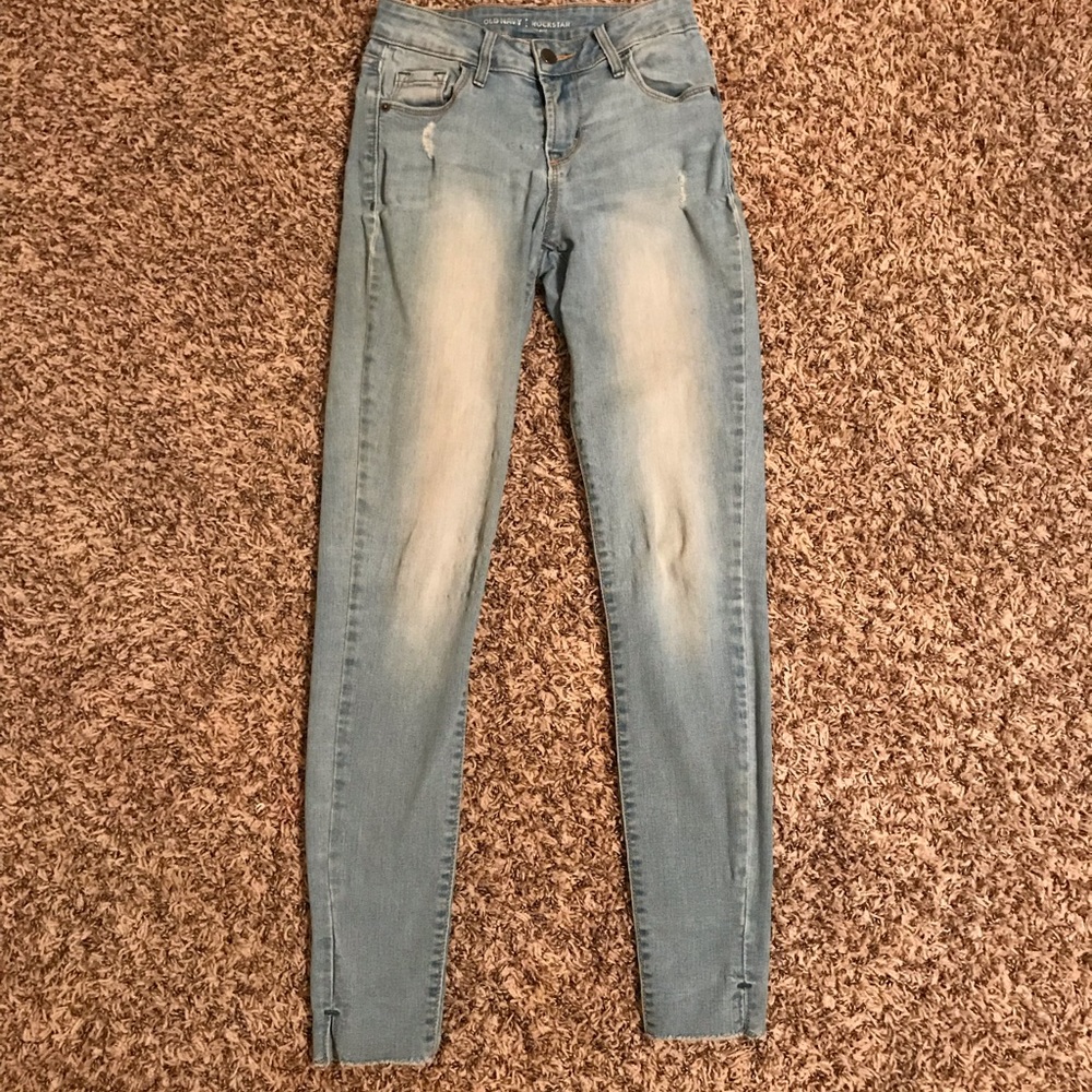 Light wash skinny jeans